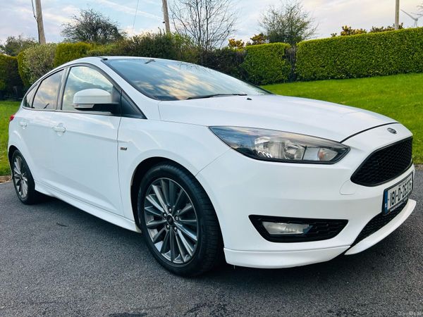 Ford Focus Hatchback, Diesel, 2018, Red