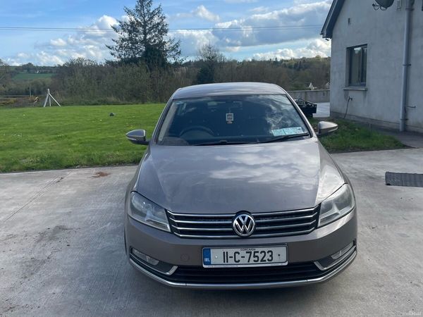 Volkswagen Passat Saloon, Diesel, 2011, Brown