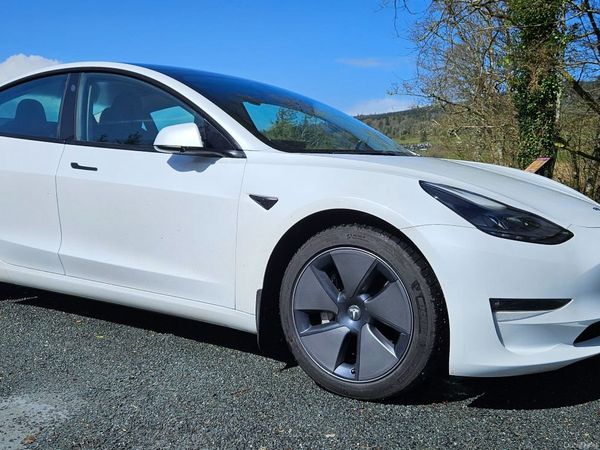 Tesla Model 3 Saloon, Electric, 2021, White