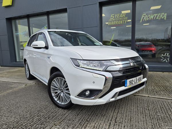 Mitsubishi Outlander SUV, Petrol Plug-in Hybrid, 2019, White