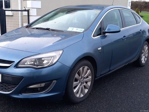 Opel Astra Saloon, Diesel, 2015, Blue