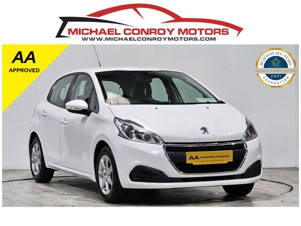 Peugeot 208 Hatchback, Petrol, 2017, White