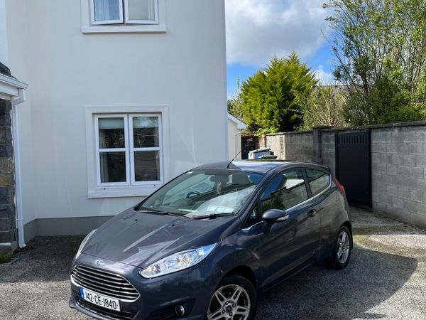 Ford Fiesta Hatchback, Petrol, 2014, Grey
