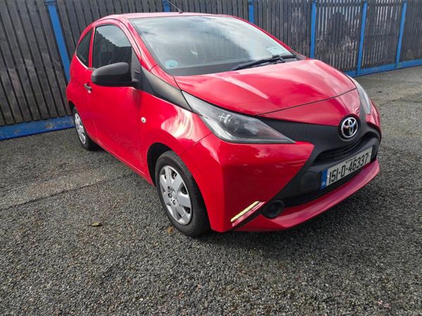 Toyota Aygo Hatchback, Petrol, 2015, Red