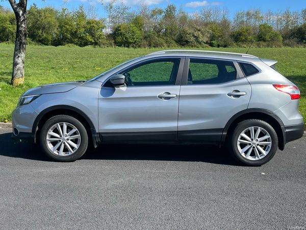 Nissan Qashqai SUV, Diesel, 2017, Grey