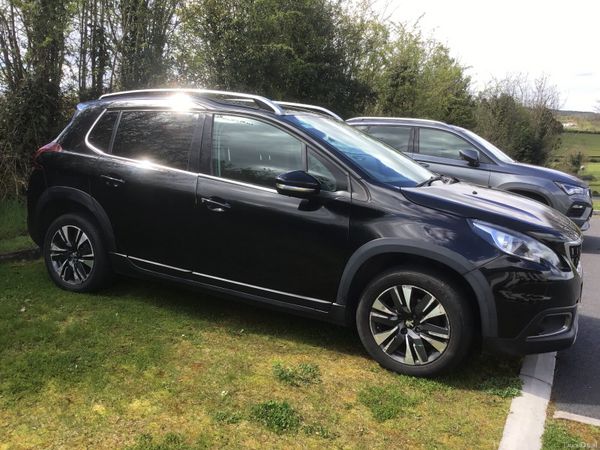 Peugeot 2008 Hatchback, Petrol, 2018, Black