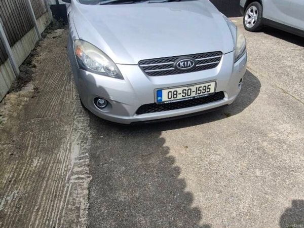 Kia Ceed Hatchback, Diesel, 2008, Silver