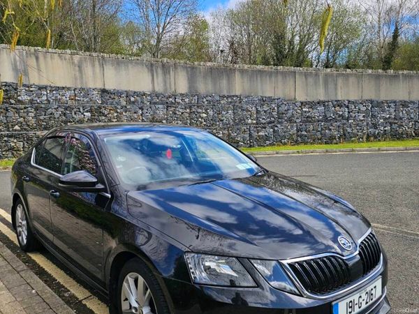 Skoda Octavia Saloon, Diesel, 2019, Black