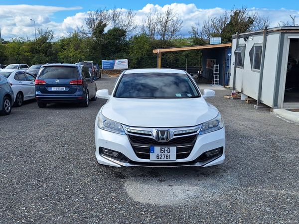 Honda Accord Saloon, Petrol Hybrid, 2015, White