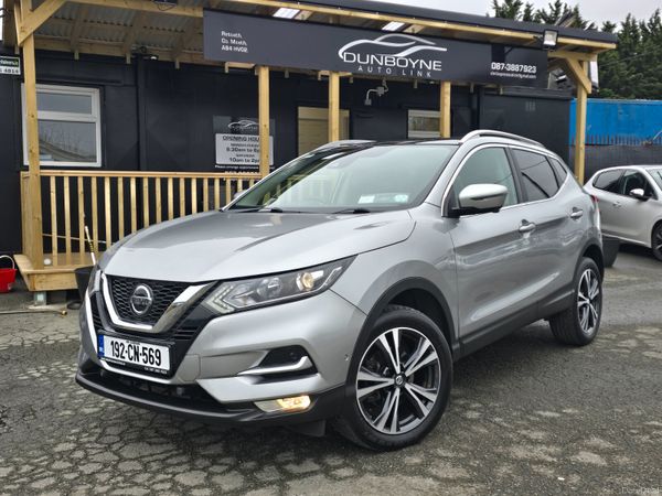 Nissan Qashqai Hatchback, Diesel, 2019, Silver