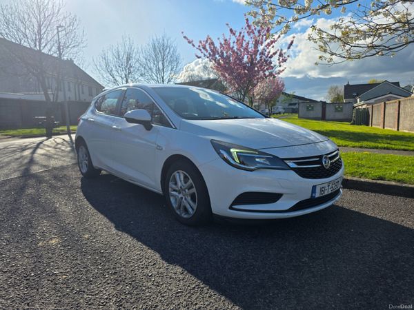 Vauxhall Astra Hatchback, Diesel, 2016, White
