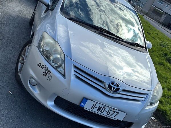 Toyota Auris Hatchback, Diesel, 2011, Silver