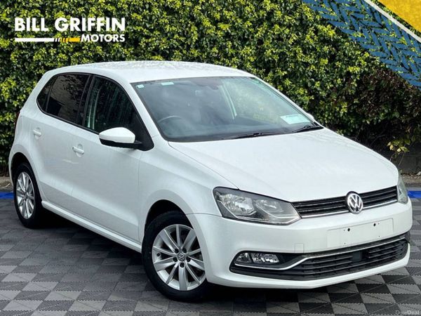 Volkswagen Polo Hatchback, Petrol, 2014, White