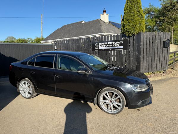 Volkswagen Jetta Saloon, Diesel, 2011, Black
