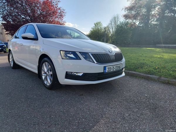 Skoda Octavia Saloon, Petrol, 2020, White