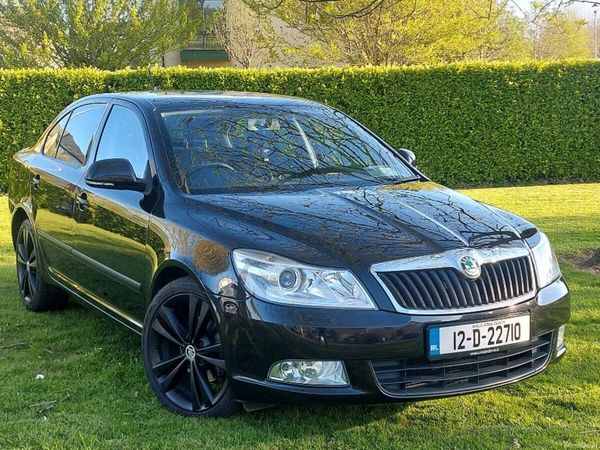 Skoda Octavia Saloon, Diesel, 2012, Black