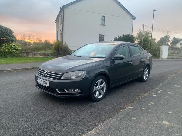 Volkswagen Passat Saloon, Diesel, 2012, Grey