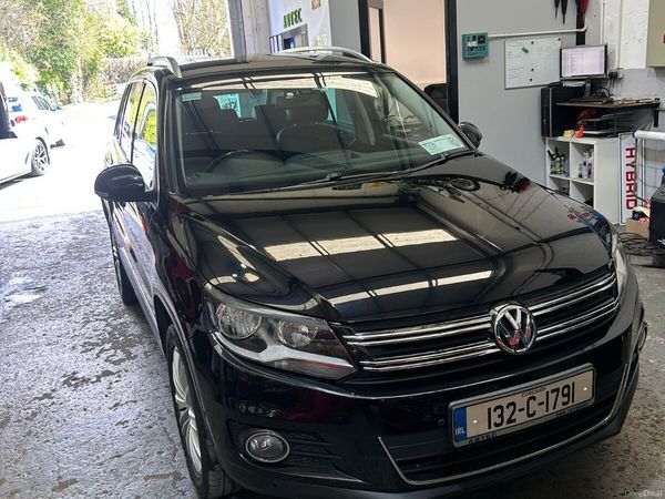 Volkswagen Tiguan SUV, Diesel, 2013, Black