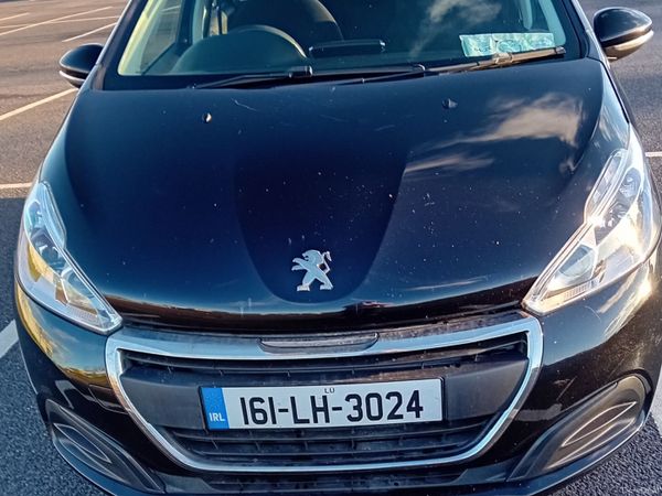 Peugeot 208 Hatchback, Petrol, 2016, Black