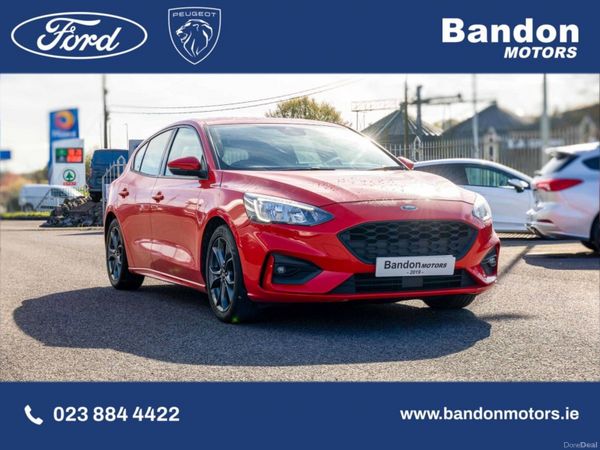 Ford Focus Hatchback, Petrol, 2019, Red