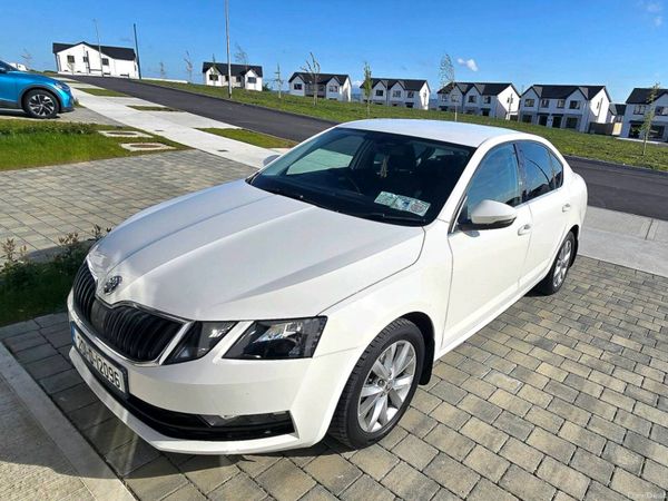 Skoda Octavia Saloon, Petrol, 2020, White