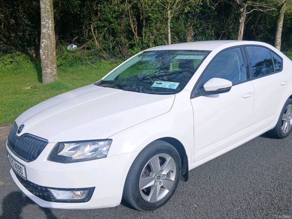 Skoda Octavia Saloon, Diesel, 2017, White