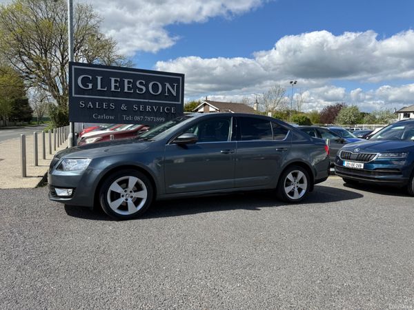 Skoda Octavia Saloon, Diesel, 2017, Grey