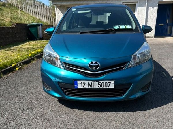 Toyota Yaris Hatchback, Petrol, 2012, Blue