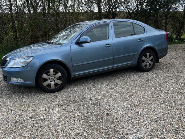 Skoda Octavia Hatchback, Diesel, 2010, Grey