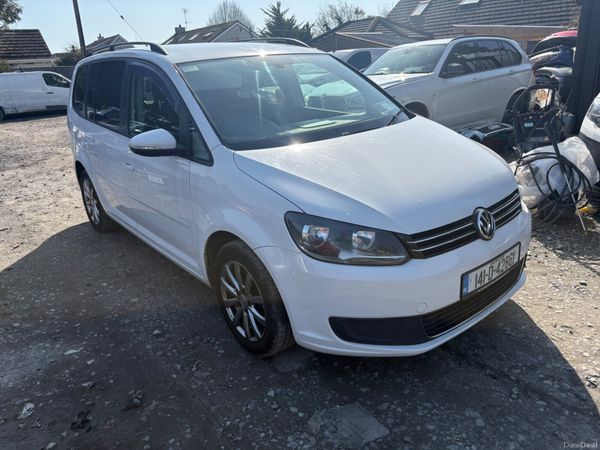 Volkswagen Touran Hatchback, Petrol, 2014, White
