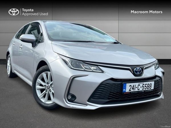 Toyota Corolla Saloon, Petrol Hybrid, 2024, Silver