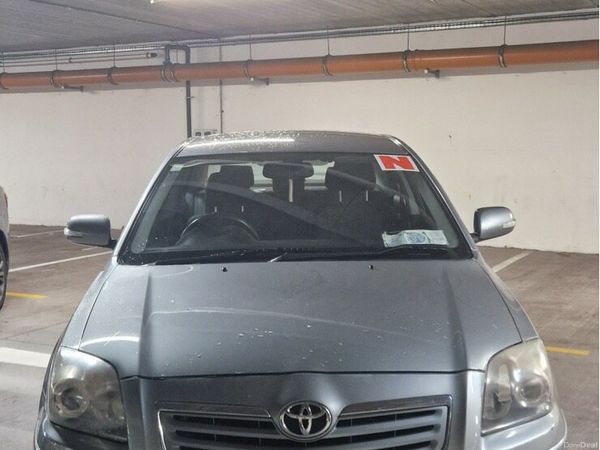 Toyota Avensis Saloon, Petrol, 2009, Grey
