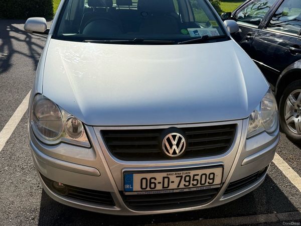 Volkswagen Polo Hatchback, Petrol, 2006, Silver