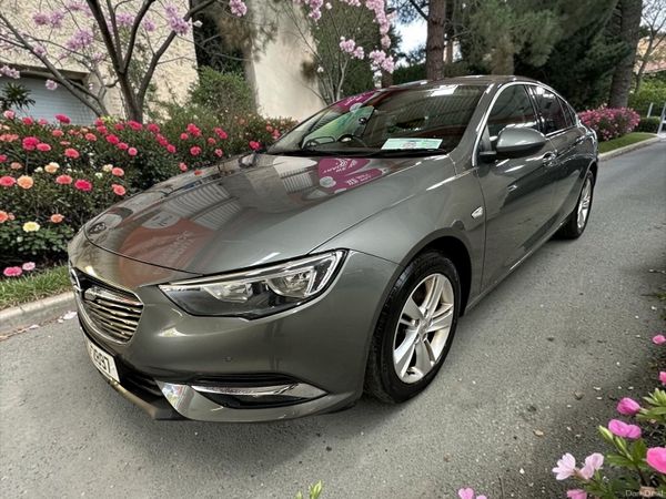 Opel Insignia Hatchback, Petrol, 2019, Grey
