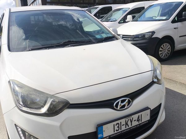 Hyundai i20 Hatchback, Petrol, 2013, White