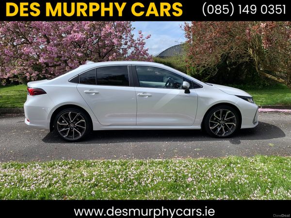 Toyota Corolla Saloon, Petrol Hybrid, 2022, White
