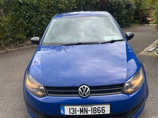 Volkswagen Polo Hatchback, Petrol, 2013, Blue