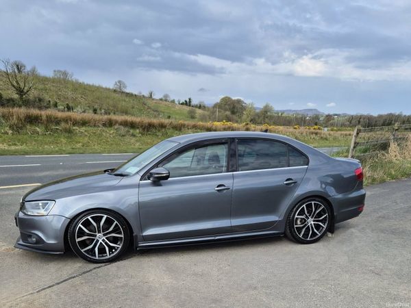 Volkswagen Jetta Saloon, Diesel, 2013, Grey