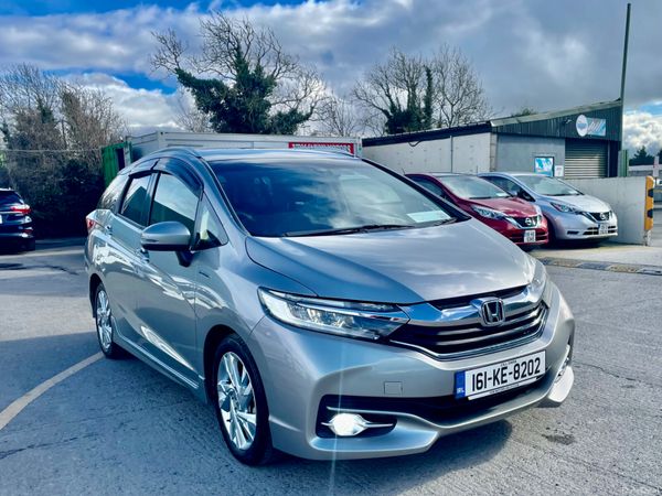 Honda Shuttle MPV, Petrol Hybrid, 2016, Silver