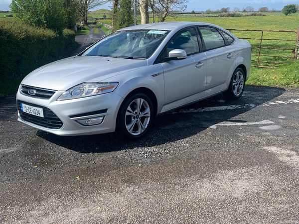Ford Mondeo Saloon, Diesel, 2012, Silver