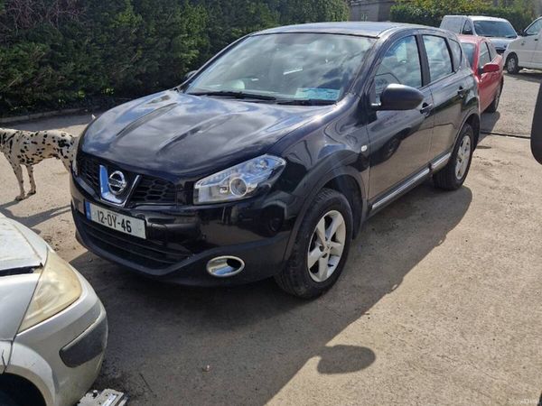 Nissan Qashqai Hatchback, Diesel, 2012, Black