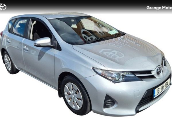 Toyota Auris Hatchback, Diesel, 2015, Silver