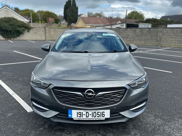 Opel Insignia Hatchback, Diesel, 2019, Grey
