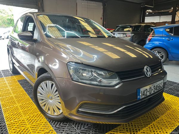 Volkswagen Polo Hatchback, Petrol, 2014, Brown