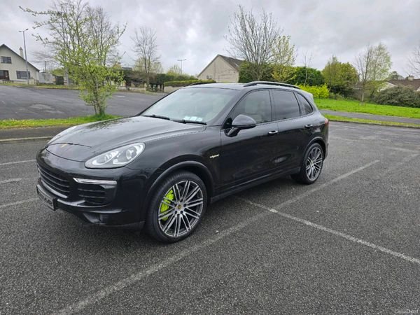 Porsche Cayenne SUV, Petrol Hybrid, 2016, Black