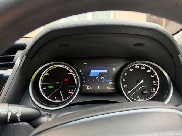 Toyota Camry Saloon, Petrol Hybrid, 2018, Silver