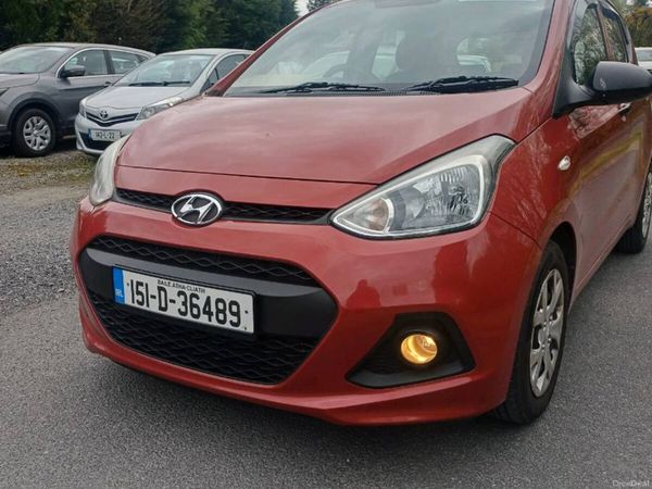 Hyundai i10 Hatchback, Petrol, 2015, Red