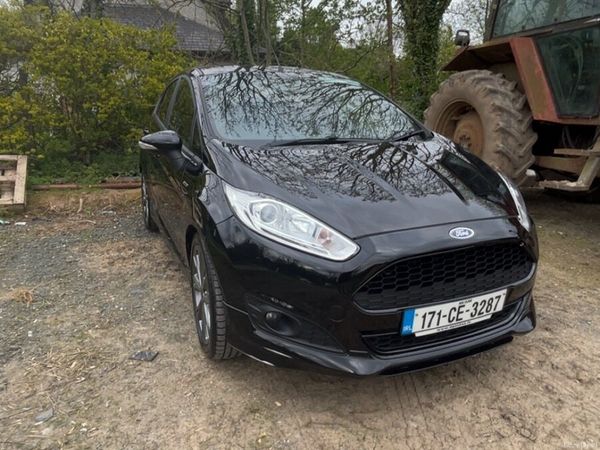 Ford Fiesta Hatchback, Petrol, 2017, Black
