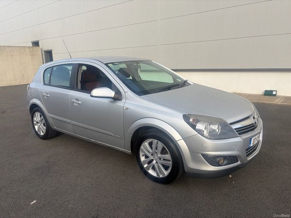 Opel Astra Hatchback, Petrol, 2007, Silver