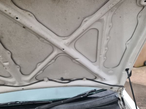 Toyota Starlet Hatchback, Petrol, 1998, White